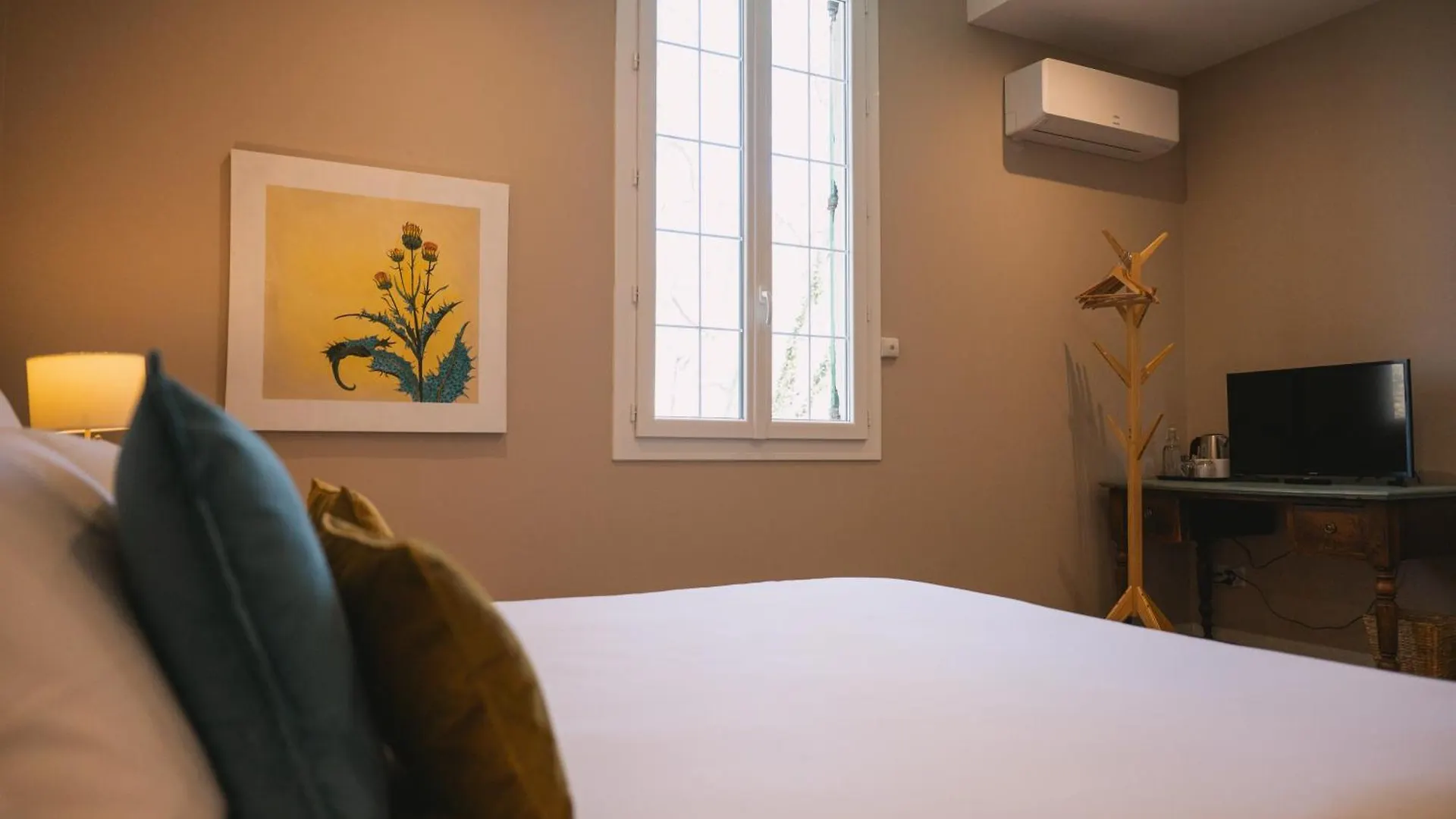 Auberge De La Treille - Chambres D'Hotes Avignon Bed & Breakfast