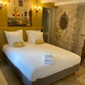 Bed & Breakfast La Maison Des Augustins 4 Stars Et Fitness, Avignone