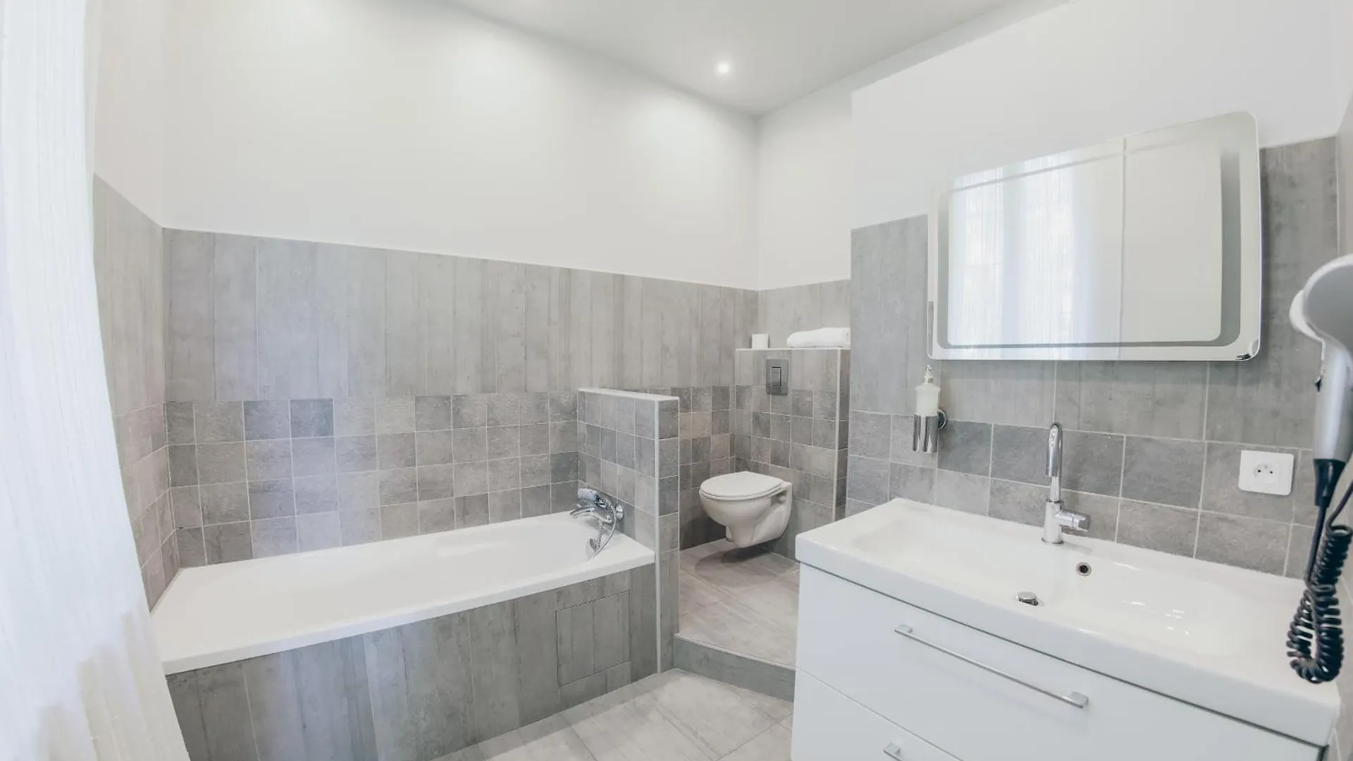Bed & Breakfast Auberge De La Treille - Chambres D'Hotes Avignon